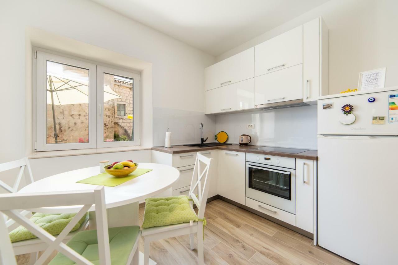 Apartmani Ujdur Gradac  Exteriör bild