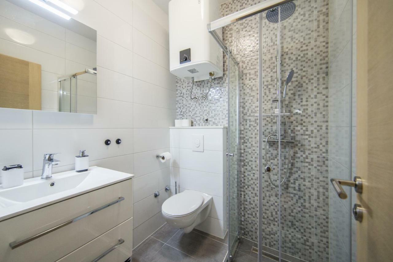 Apartmani Ujdur Gradac  Exteriör bild